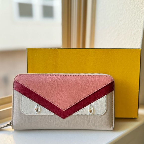 FENDI ☆ Monster Zipper Wallet ☆ Amazing Condition ☆ Box & Dust Bag - Picture 6 of 16